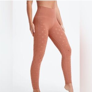 Fabletics SculptKnit High-Waisted 7/8
Leggings Medium in Toffee EUC 128